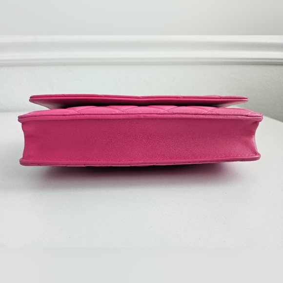 Chanel Pink Quilted Wallet-on-chain - Picture 3 of 13